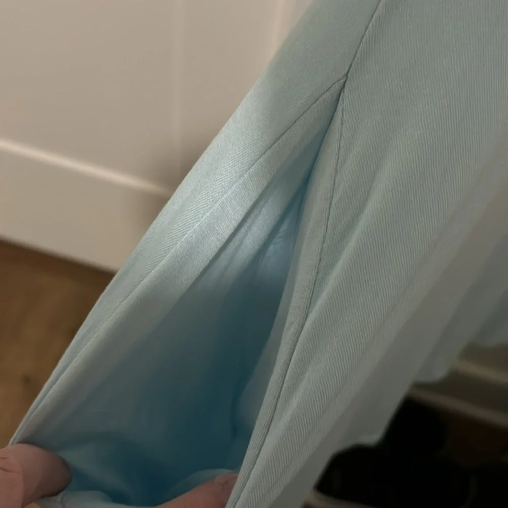 Blue Asymmetrical Sleeveless Tank Top - Picture 3 of 3